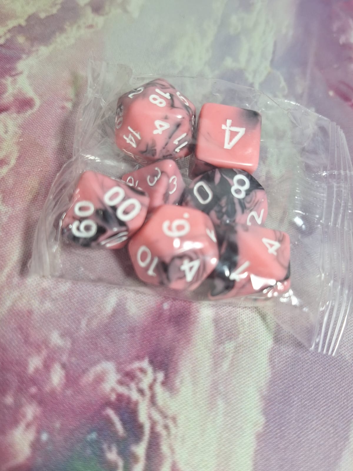 Set de Dados Rosa Negro - Blanco